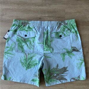 Tommy Hilfiger swim trunks NWT 9 in inseam NWT SZ 44 Tropical Palm Trees